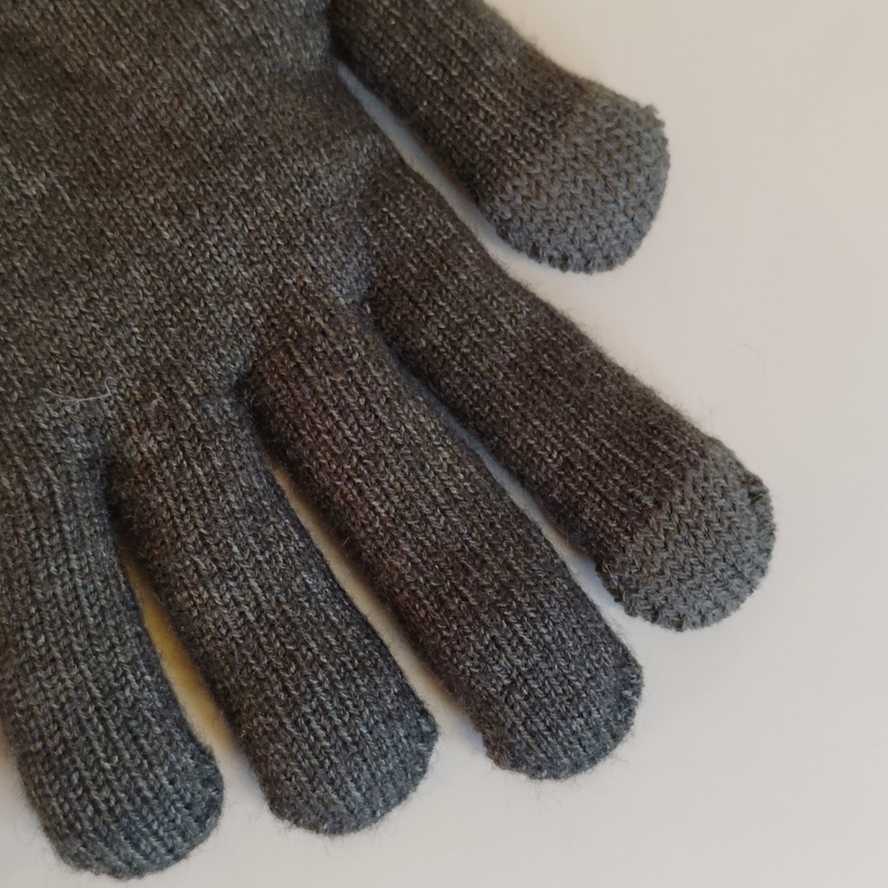 Sherpa Lined Gray Knit Men's Gloves - Picture 2 of 8